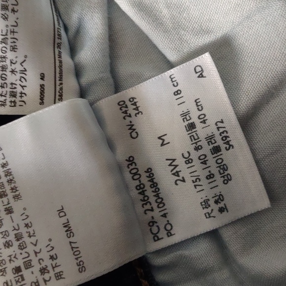 NWT Levi's 24W Classic Straight Jeans - Picture 14 of 16